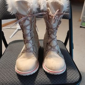 Sorel Cozy Tofino II Waterproof Boots Cream Color Size 8